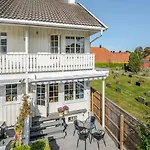 Sentralt I Med Gangavstand Til