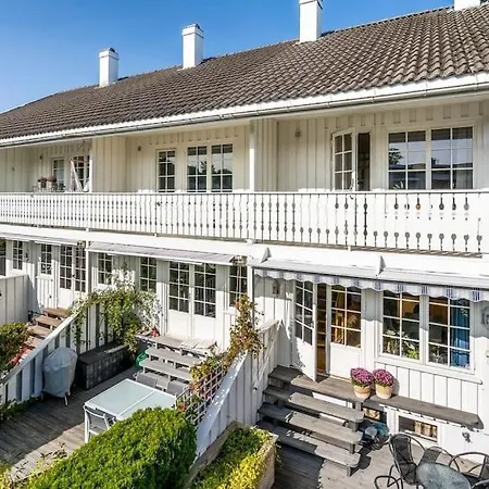 شقة Sentralt I Med Gangavstand Til ستافرن