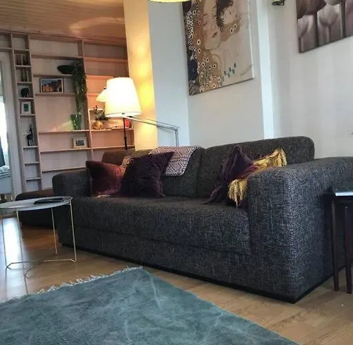 Sentralt I Med Gangavstand Til Appartement Stavern
