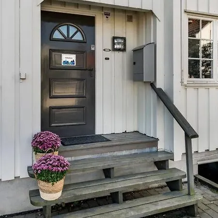 Sentralt I Med Gangavstand Til ستافرن